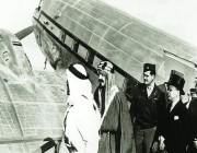 بالصور … أول طائرة مهداة للملك عبدالعزيز