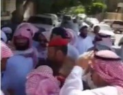 بالفيديو الداخلية: القبض على (32) مواطناً شاركوا في تجمع مخالف للأنظمة والتعليمات بالطائف