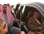 مواطن يهدي أمير الرياض بهدية غير متوقعة .. دهاء و ذكاء البدو