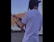 الرياض: القبض على شخصين أحدهما أطلق النار وتباهى بسـلاحه والآخر وثق ذلك ونشره