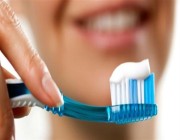 “سعود الطبية” تحذر من 7 ممارسات نفعلها مع الأسنان.. وهذه أضرارها