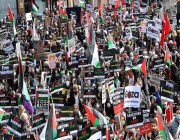 بريطانيا.. آلاف المحتجين يتظاهرون دعما للفلسطينيين