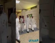 لحظة وصول المرشح الأول لرئاسة الأهلي زياد اليوسف وأعضاء إدارته لمقر النادي