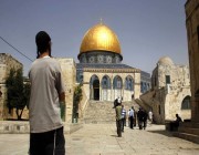 مستوطنون يهود يقتحمون ساحات المسجد الأقصى