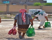 اجتماعي / مركز الملك سلمان للإغاثة يدشن مشروع توزيع زكاة عيد الفطر في أبين