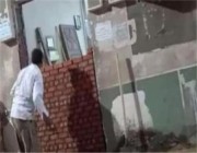 في واقعة غريبة..سيدة تغلق مسجدًا بالطوب في مصر