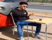 فيديو لشاب يعرقل حركة سير “الترام” ليتناول القهوة .. والأمن المغربي يطيح به