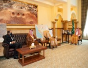 نائب أمير مكة ورئيس المجلس الاستشاري بالتجمع الصحي يبحثان تطوير الخدمات الطبية