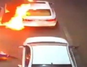 “شرارة” تتسبب في اشتعال النيران بمحطة وقود.. وتصرف العامل يزيد من الحريق (فيديو)