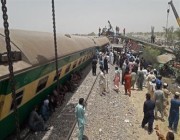 مقـتل 35 شخصا وإصابة العشرات في حـادث تصادم قطارين مروع بباكستان (فيديو وصور)