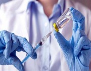 “الصحة” تدرس إعطاء اللقاح لمن هم دون الـ18