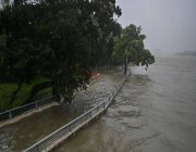 الإعصار “إن-فا” يقتلع الأشجار ويغلق مناطق في شرق الصين