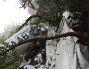 مصرع 3 أشخاص إثر سقوط طائرة تدريب في لبنان (صور)