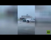 إعصار “إيدا” يقتلع سقف مبنى في ولاية لوزيانا الأمريكية