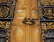 مصور «جماليات المسجد الحرام» يروي قصته مع باب الكعبة المشرفة