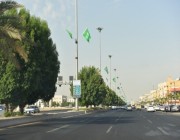 تبوك ⁩تتزين بالأعلام والإضاءات الخضراء لاستقبال اليوم الوطني