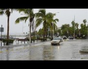 عاصفة باميلا الاستوائية تتحول إلى إعصار مع وصولها إلى سواحل المكسيك