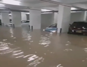 غرق سيارات وأضرار بالبنية التحتية.. مشاهد جديدة لتأثير إعصار “شاهين” على عُمان (فيديوهات)