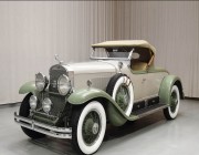 تعادل قيمتها 30 سيارة عادية.. عرض النسخة الوحيدة لـ”كاديلاك موديل 1929″ بمهرجان الدرعية (فيديو)