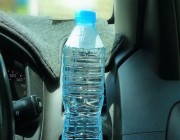 خبير يحذر من حفظ الماء لفترة طويلة في زجاجات بلاستيكية: يسبب السرطان