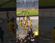 احتفال لاعبي النصر بالفوز أمام الهلال في الديربي