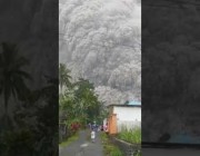 لقطات مرعبة لانفجار بركان جبل سيميرو بإندونيسيا وفرار السكان من الحمم المشتعلة