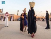 صور.. “الأزياء الشعبية بالمملكة” إرث أصيل يحضر في موسم الرياض 2021