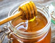 «الغذاء والدواء»: التأكد من جودة العسل بالتجميد أو سرعة تقطعه اجتهادات شخصية غير مثبتة