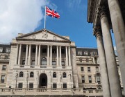 بنك إنجلترا المركزي يرفع سعر الفائدة الرسمي من 0.25% إلى 0.50%