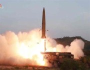 كوريا الشمالية تطلق صاروخًا باليستيًا وتستأنف تجارب الأسلحة الخاطفة
