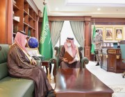 أمير جازان يستقبل مدير الخطوط السعودية بالمنطقة ويتسلّم التقرير السنوي