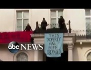 محتجون يسيطرون على قصر ملياردير روسي في لندن