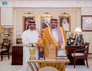 الأمير فيصل بن مشعل  يستقبل المتسابق الحربي لتحقيقه المركز الأول في رالي الأردن والشرقية لعام 2021