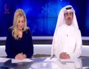 قط يقتحم غرفة نشرة الأخبار بالقناة الثانية بتلفزيون الكويت (فيديو)