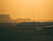 استئناف حركة الطيران في مطار الكويت بعد توقفها لساعات بسبب العاصفة الترابية