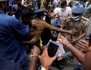 العنف يهز سريلانكا رغم استقالة رئيس الوزراء (صور)