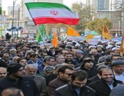 محتجون يهتفون “الموت لخامنئي” بعد انهيار مبنى في إيران