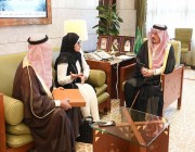 سمو أمير الرياض يستقبل أصغر إعلامية بالمملكة