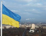 أوكرانيا تدعو لإمدادها بالأسلـحة لعقاب روسيا على مرسوم المواطنة