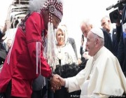 البابا فرنسيس يصل إلى كندا لطلب الصفح من السكان الأصليين عن مأساة المدارس الداخلية
