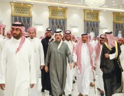 أمير منطقة عسير يقدم واجب العزاء لأسرة آل راسي بمحافظة خميس مشيط