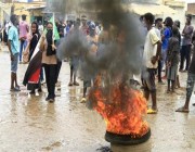 مئات السودانيين يتظاهرون بالخرطوم تأييدا لمبادرة سياسية يدعمها البرهان