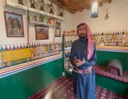 مواطن يحول منزله إلى نُزلٍ ريفي ويجذب الزوار بمتحفه التراثي في أبها (فيديو)