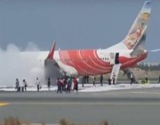 اندلاع حريق في طائرة بمطار مسقط وإنقاذ جميع الركاب (فيديو)