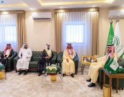 أمير الجوف يلتقي مديري القطاعات الخدمية والأمنية بمحافظة طبرجل