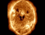 وكالة ناسا تفسر سبب ابتسامة الشمس غير العادية