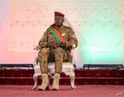 رئيس المجلس العسكري المطاح به في بوركينا فاسو يستقيل بعد يومين من التوتر