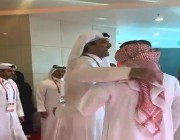 أمير قطر ممازحا وزير الرياضة: “كيف النومة أمس؟”