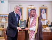 أمير منطقة القصيم يستقبل سفير الجزائر لدى المملكة