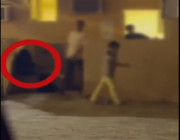 بينهم مواطنتان أمام أحد المساجد.. ضبط عدد من المتسولين في القصيم (فيديو)